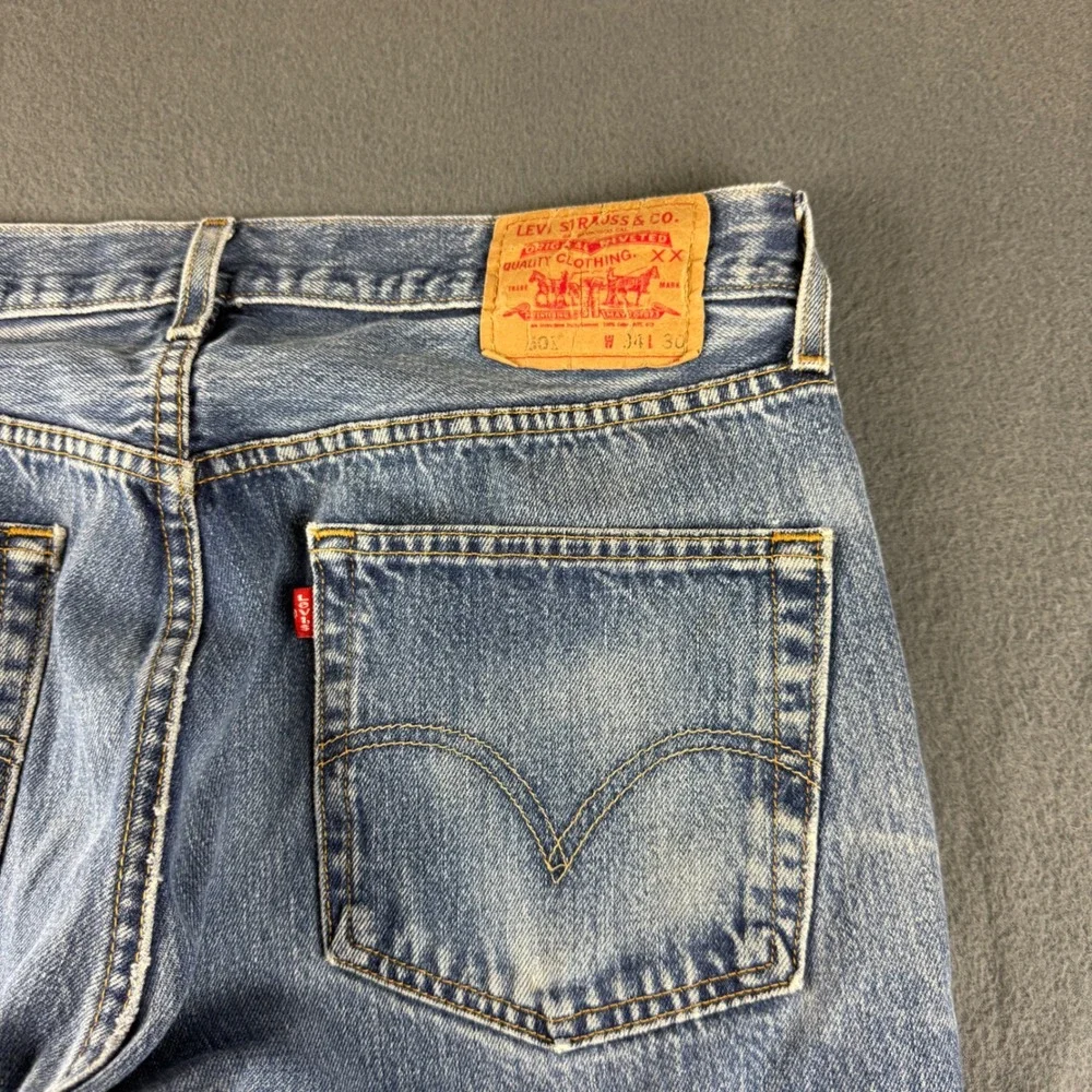 Levis 501 Jeans Men's 34x30 Blue Straight Leg Regular Fit Button Fly Wallet Fade